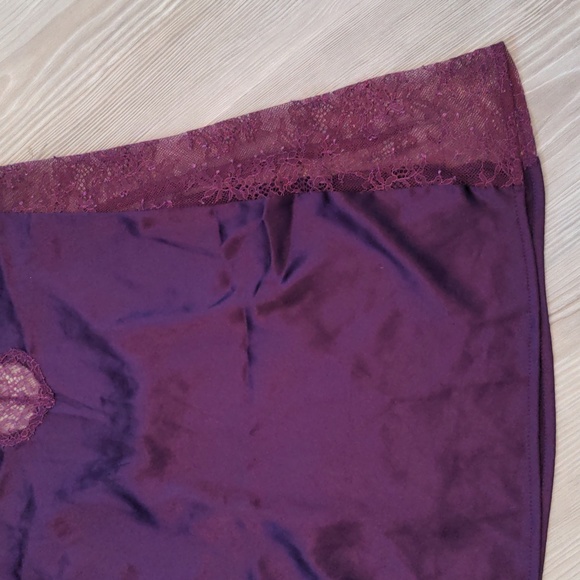 Vintage Victoria's Secret purple lace camisole top low scoop back - Picture 4 of 15